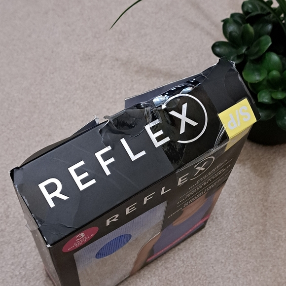 Reflex Ribbed Tanks 3 Pack Women's Small Racer Back Seamless Tan Purple New! - Picture 8 of 10